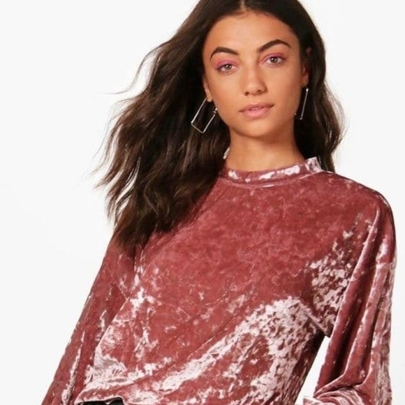 Boohoo Velvet Cropped Sweater with Ruched Sleeves - Picture 2 of 5